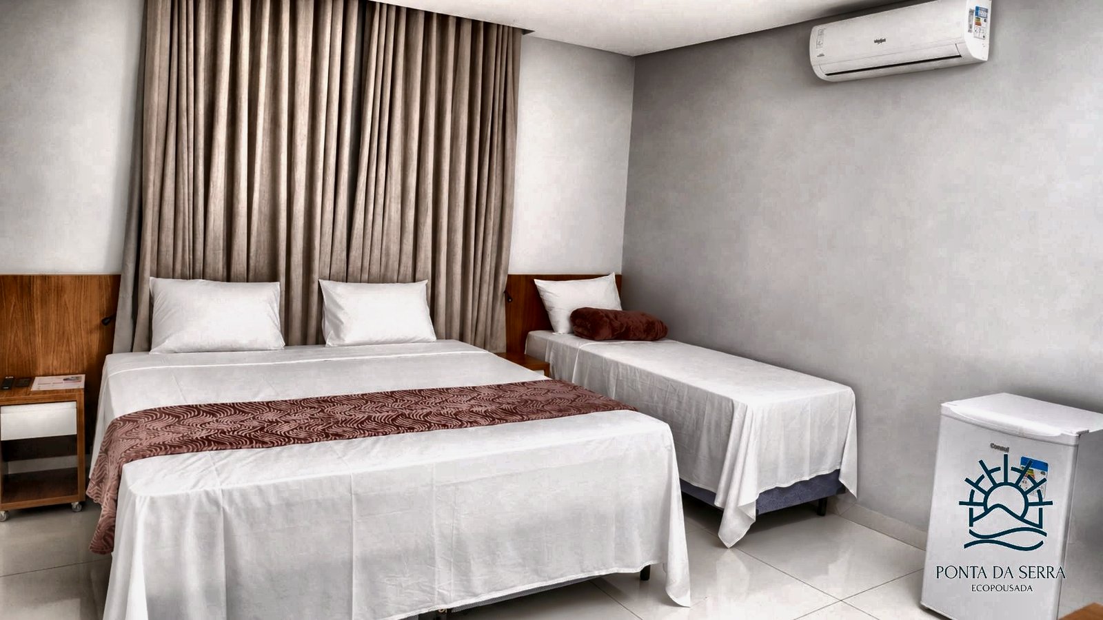 Apartamento com cama de casal, cama extra, ar-condicionado e frigobar
